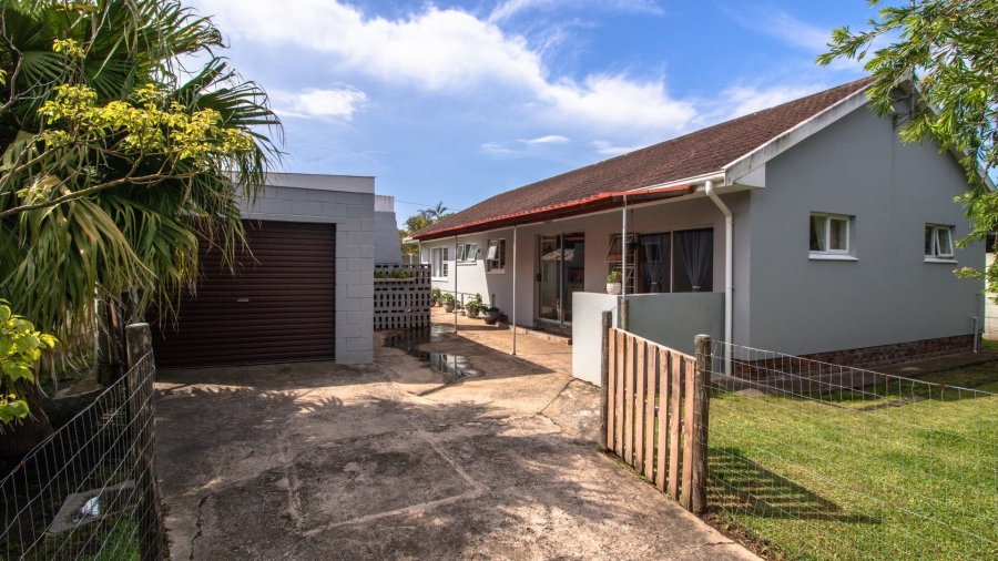 3 Bedroom Property for Sale in Sunrise On Sea Eastern Cape